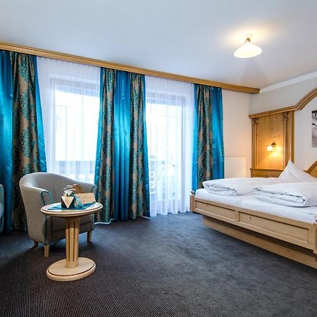 Sporthotel Almhof Ischgl Buitenkant foto