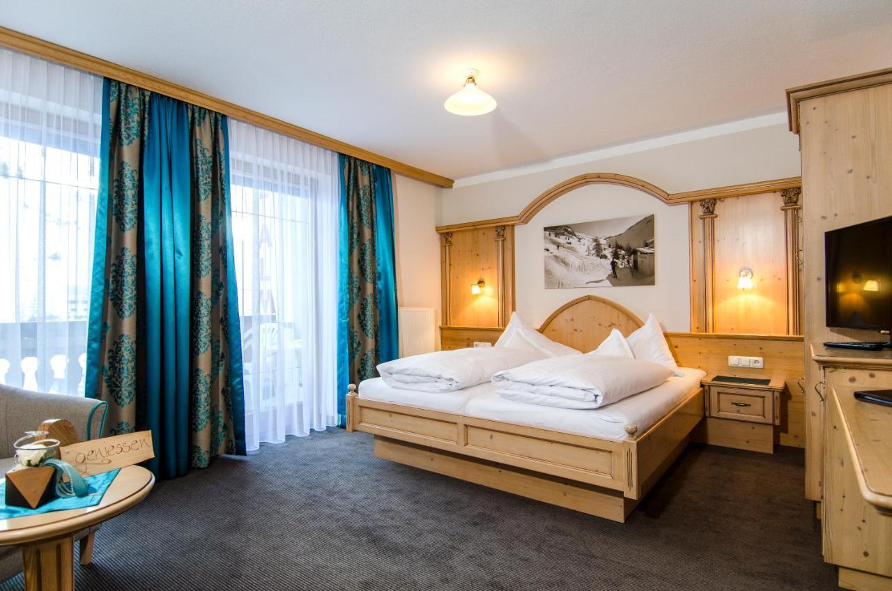 Sporthotel Almhof Ischgl Buitenkant foto